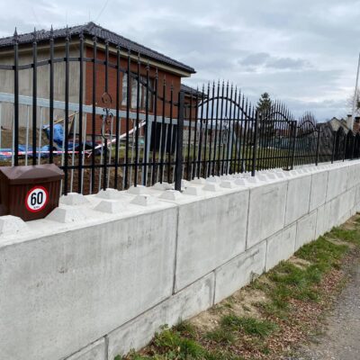 Opěrná stěna u RD – Neškaredice
