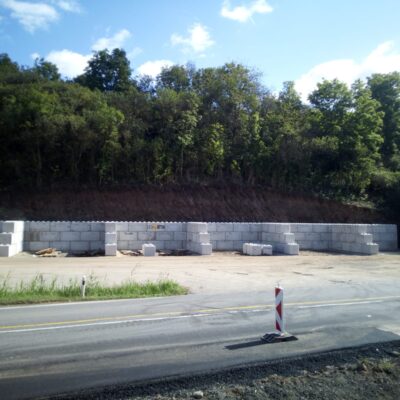 Letovice – kóje pro skladování sypkého materiálu.