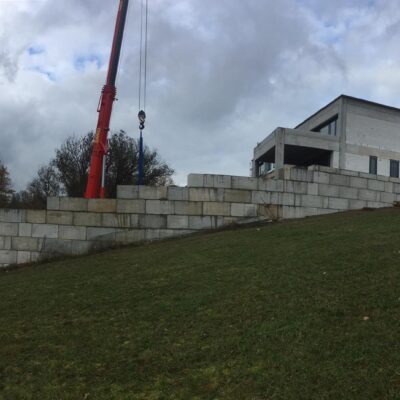 Senohraby – opěrná stěna u RD