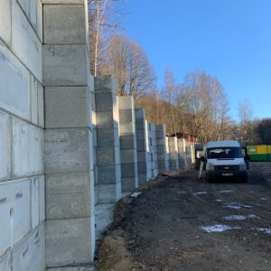 Aš – opěrná stěna – betonové blok